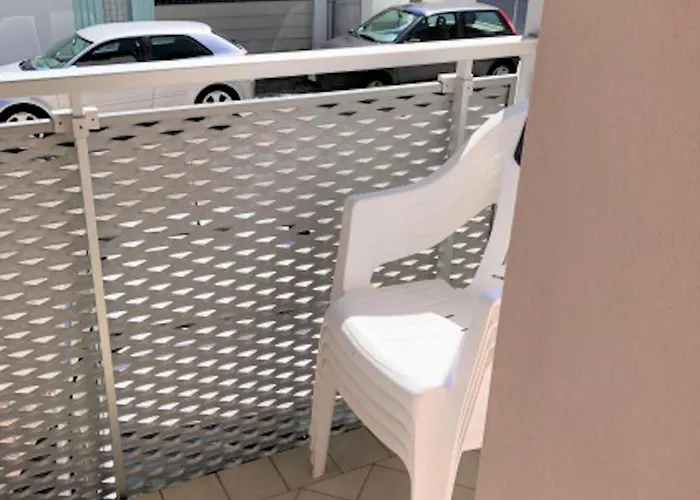 Peaceful Seaside Apartment-beahost *